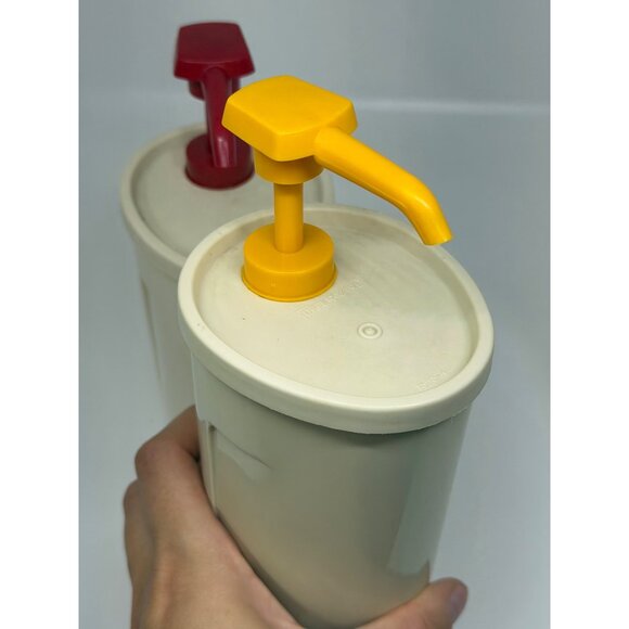 VTG Tupperware Ketchup & Mustard Pump Dispenser Set Red Yellow 8.5" Condiments - Picture 6 of 7